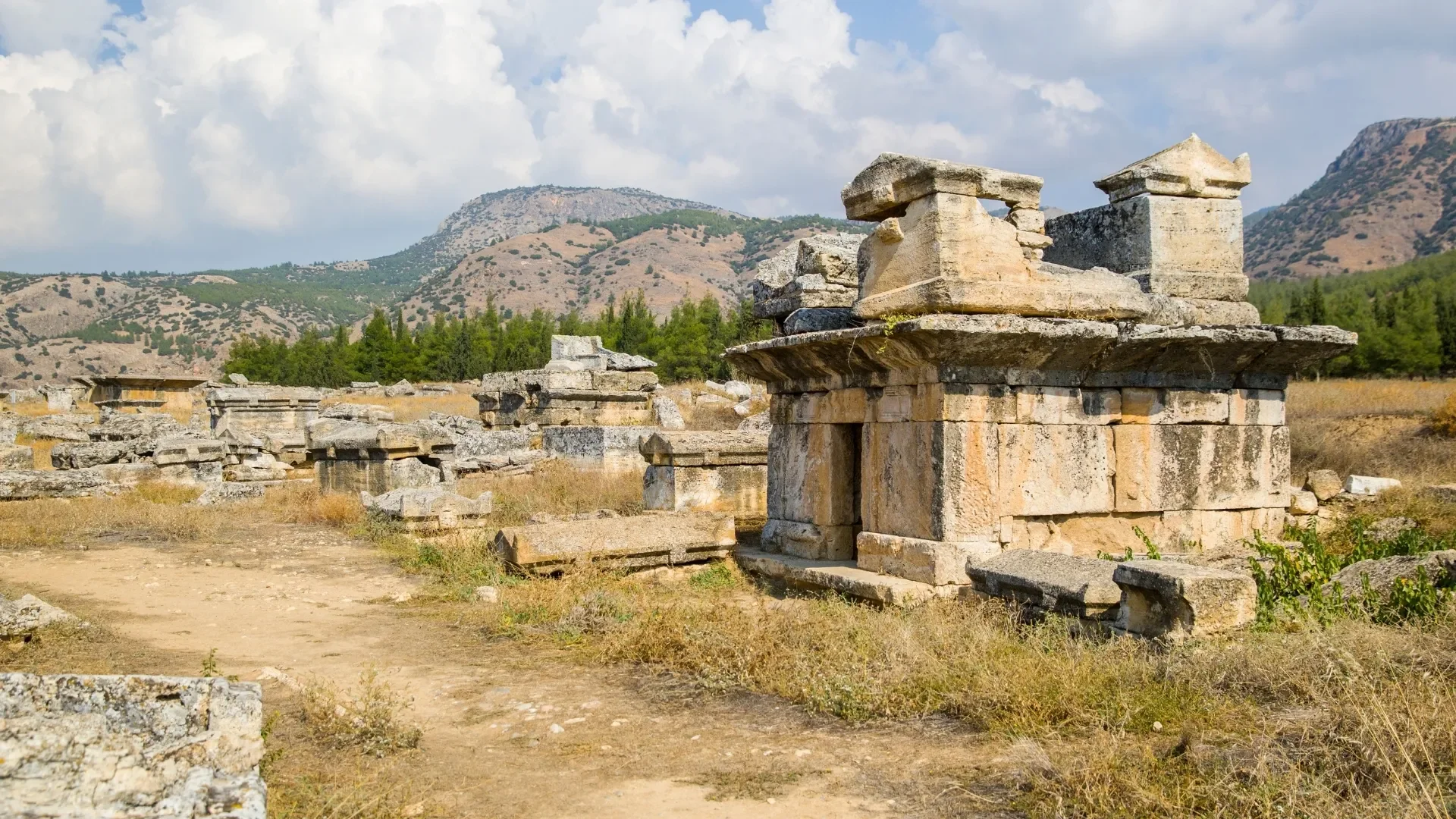 From Kusadasi Port: Private Pamukkale & Hierapolis Tour