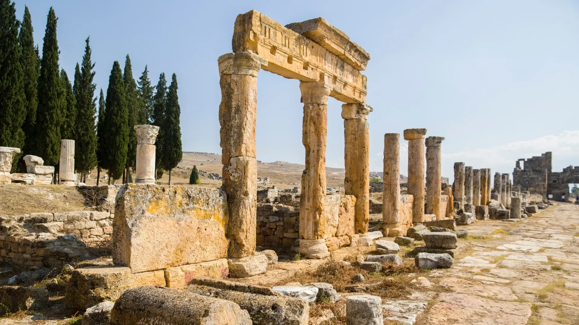 From Kusadasi Port: Private Pamukkale & Hierapolis Tour