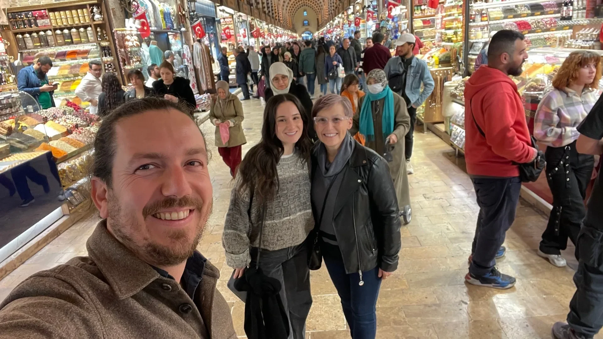 Istanbul Private Layover Bosphorus & Shopping Tour with Airport Transfers