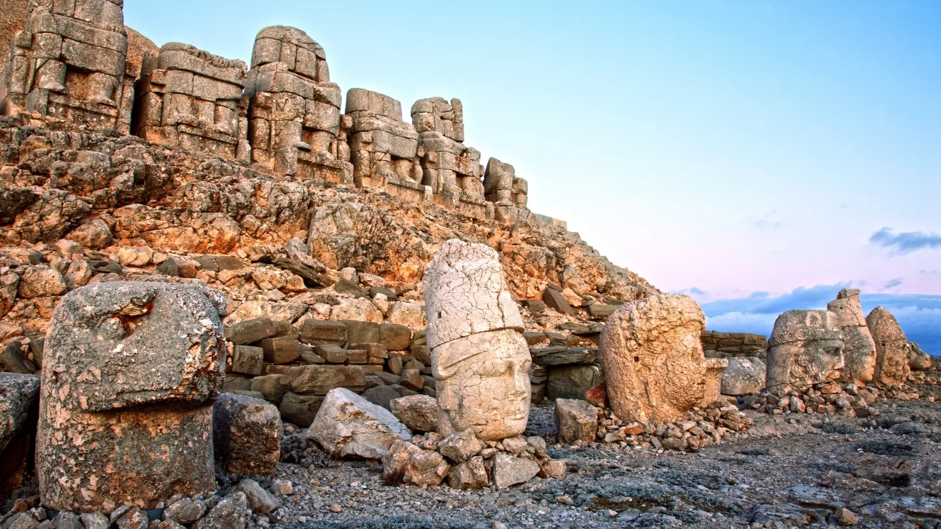 Sunset at the Nemrut Mountain. Nemrut Tour with Local Guide