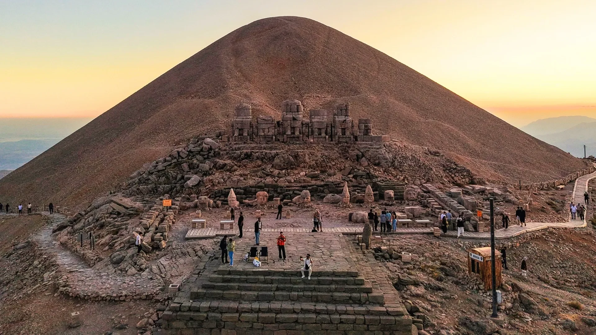 Private Mount Nemrut & Gobeklitepe Karahantepe Tour