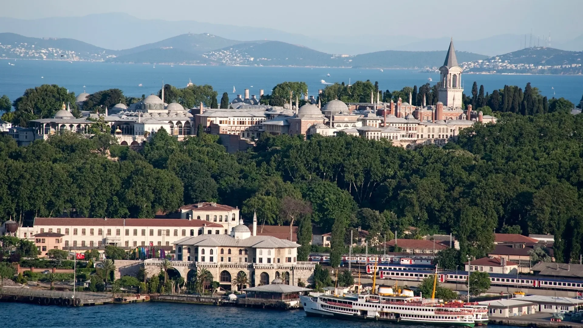 Bosphorus view from Topkapi Palace grounds: Take in the scenic Bosphorus views from the gardens of Topkapi Palace while exploring Istanbul’s Ottoman heritage.