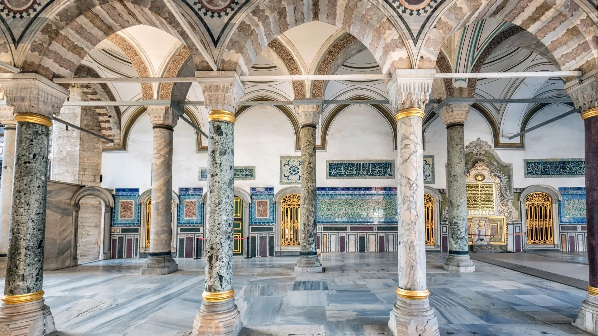 Imperial Council Hall inside Topkapi Palace: Step inside the Imperial Council Hall of Topkapi Palace and learn about the political heart of the Ottoman Empire.
