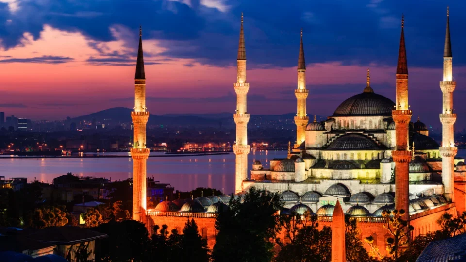 Istanbul At Night (1)