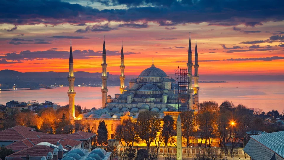 Istanbul at night (6)