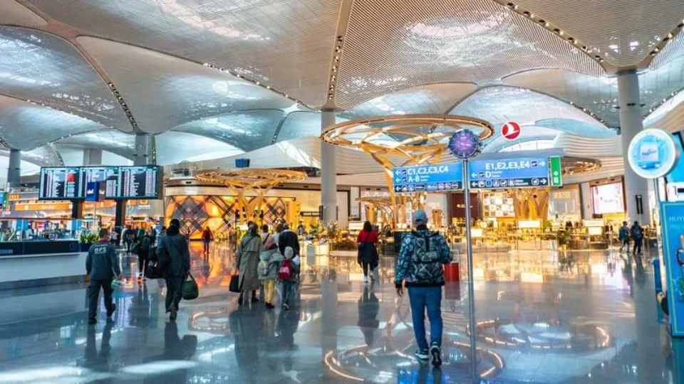 Exploring the modern amenities and art galleries during an airport layover