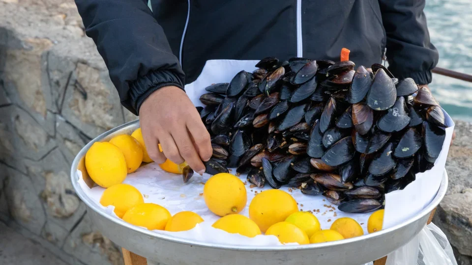 Stuffed mussels with rise (6)