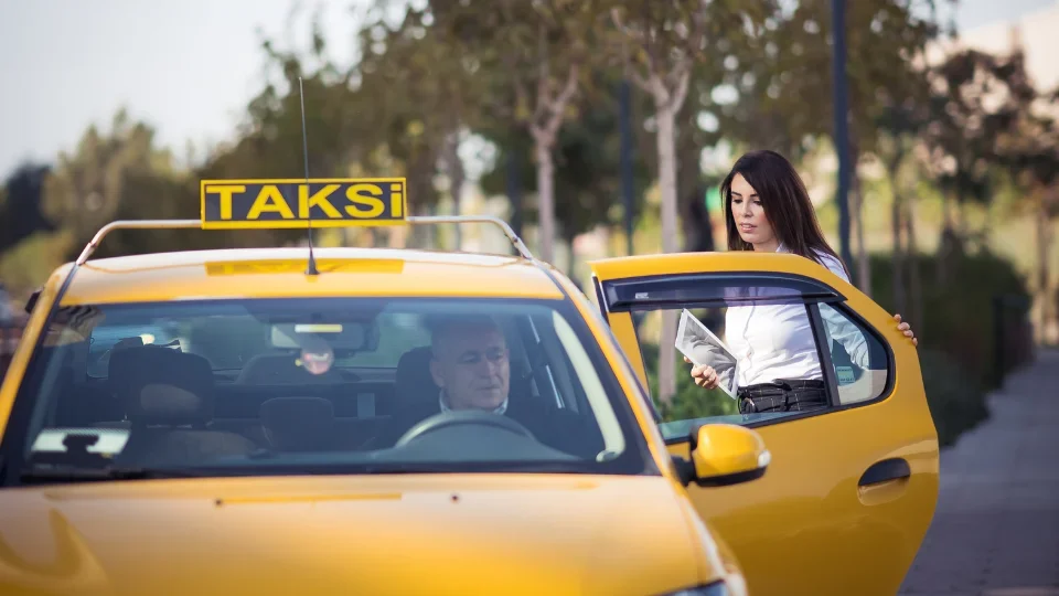 Taking a taxi (3)