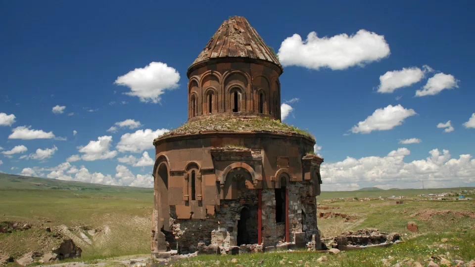 The Archaeological Site of Ani (1) (.webp)